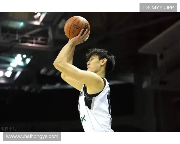 媒体人分析曾凡博表现超预期但未出场令人意外引发热议